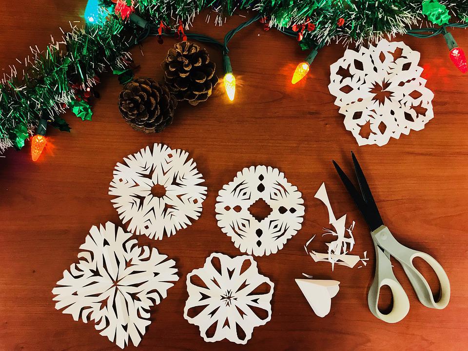 Crafts at the Library: Snowflake Art - FULLY BOOKED